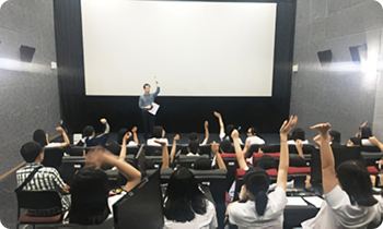 영화 등급분류체험 프로그램 활동장면 사진2